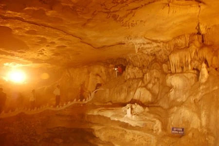 Nô nức đi lễ đầu năm ở chùa Bái Đính