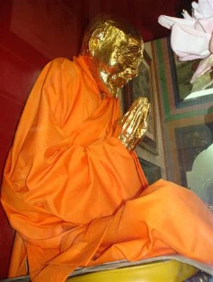 Nhục thân của Hòa thượng Thích Hổ Phách (người Việt Nam) Viên tịch sau Hòa Thượng Hổ Phách 09 năm, Hòa thượng Thích Phổ Sái tại chùa Khánh Vân (Bangkok) cũng đã để lại toàn thân xá lợi