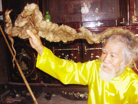 Dị nhân “đội” tóc rồng ảnh 2 Dị nhân “đội” tóc rồng ảnh 2