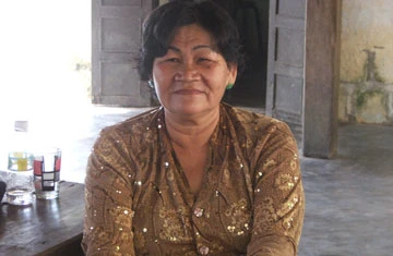 Bà Khương Thị Hội, một trong những nhân chứng từng tham gia xây dựng tượng Phật.