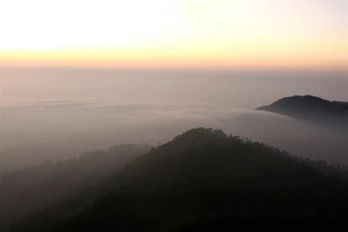 Bình minh Golden Rock