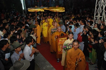 p1 - cung nghinh chu ton duc_resize.JPG