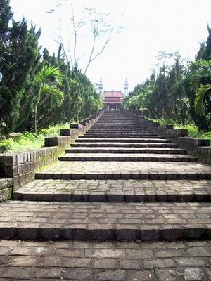 Lối đi lên thiền viện Bát Nhã Lối đi lên thiền viện Bát Nhã