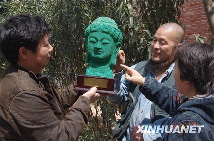 Hình ảnh tượng Phật bằng que diêm ảnh 3 h3_quediem.jpg