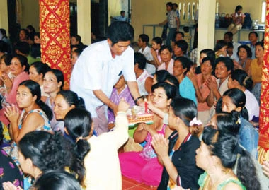 Độc đáo Lễ Tết cổ truyền Chôl Chnăm Thmây ảnh 1 le 1.jpg