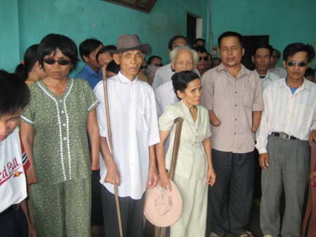 giupnguoimu13.jpg