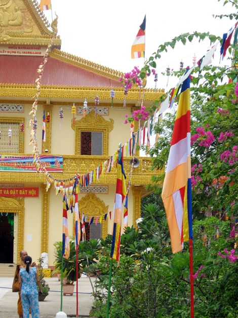 Chùm ảnh: Không khí đón mừng Phật đản tại TP. Rạch Giá ảnh 10