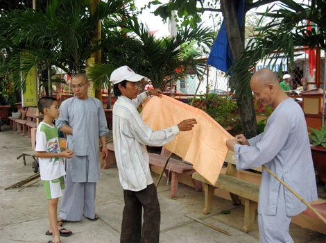 Chùm ảnh: Không khí đón mừng Phật đản tại TP. Rạch Giá ảnh 17