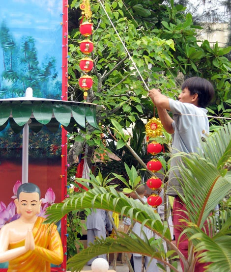 Chùm ảnh: Không khí đón mừng Phật đản tại TP. Rạch Giá ảnh 15