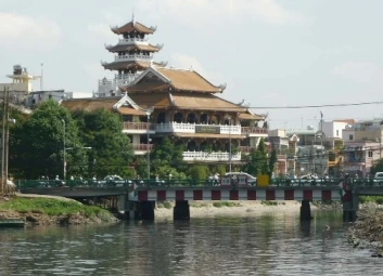 Trùng tu và tôn tạo chùa chiền tại Việt Nam trong mấy năm qua. ảnh 8