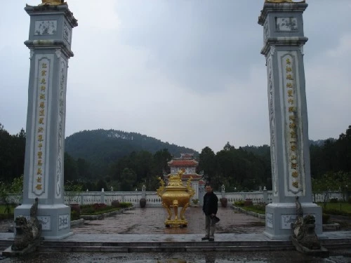 Trùng tu và tôn tạo chùa chiền tại Việt Nam trong mấy năm qua. ảnh 14