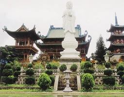 Trùng tu và tôn tạo chùa chiền tại Việt Nam trong mấy năm qua. ảnh 18