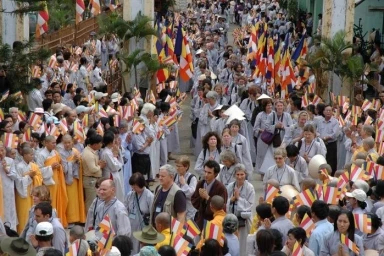 Trùng tu và tôn tạo chùa chiền tại Việt Nam trong mấy năm qua. ảnh 22