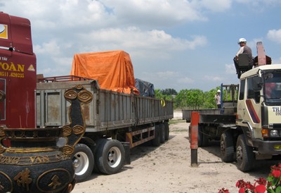 Pho tượng Phật ngọc được làm bằng loại ngọc quý nhất thế giới ảnh 3 Pho tượng Phật ngọc được làm bằng loại ngọc quý nhất thế giới ảnh 3