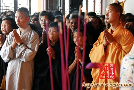 Trung Quốc: Các chùa tổ chức pháp hội cầu nguyện, một năm động đất 12.5 tại Tứ Xuyên ảnh 10 tuxuyen 10.jpg