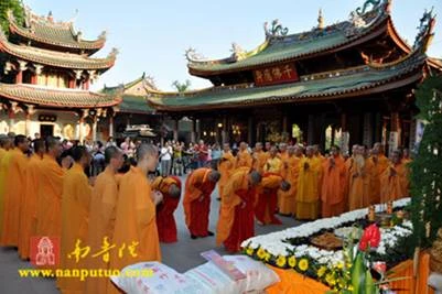 Trung Quốc: Các chùa tổ chức pháp hội cầu nguyện, một năm động đất 12.5 tại Tứ Xuyên ảnh 21 tuxuyen 25.jpg