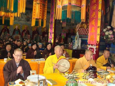 Trung Quốc: Các chùa tổ chức pháp hội cầu nguyện, một năm động đất 12.5 tại Tứ Xuyên ảnh 35 tuxuyen 39.jpg