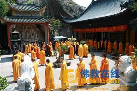 Trung Quốc: Các chùa tổ chức pháp hội cầu nguyện, một năm động đất 12.5 tại Tứ Xuyên ảnh 8 tuxuyen 8.jpg