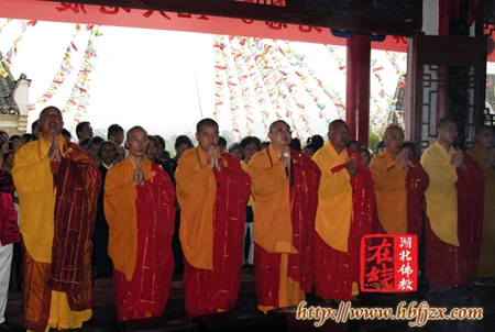 Trung Quốc: Các chùa tổ chức pháp hội cầu nguyện, một năm động đất 12.5 tại Tứ Xuyên ảnh 9 tuxuyen 9.jpg