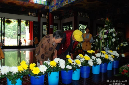 Trung Quốc: Các chùa tổ chức pháp hội cầu nguyện, một năm động đất 12.5 tại Tứ Xuyên ảnh 16 tuxyten 18.jpg