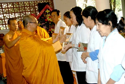 tuetinhduong_2.JPG