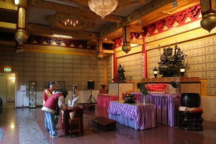 Phật giáo phát triển mạnh trở thành tôn giáo đứng thứ ba ở Hà Lan ảnh 4 chuahalan_4.jpg