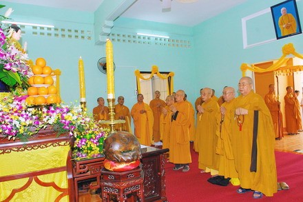 Chùm ảnh: Lễ nhập quan cố đại lão HT. Thích Quảng Liên ảnh 5 htquanglien_06.jpg