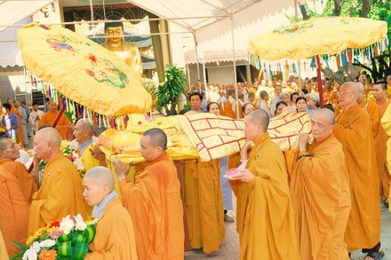 Chùm ảnh: Lễ nhập quan cố đại lão HT. Thích Quảng Liên ảnh 8 htquanglien_09.jpg