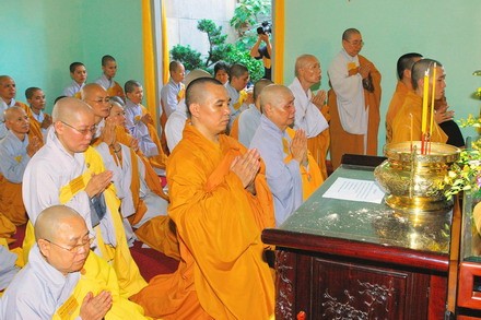 Chùm ảnh: Lễ nhập quan cố đại lão HT. Thích Quảng Liên ảnh 12 htquanglien_14.jpg