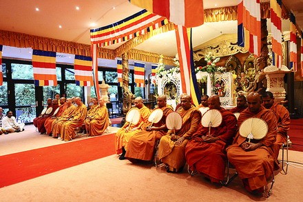 Đức: Đại lễ cầu nguyện hòa bình vững bền cho Sri Lanka tại chùa Phật Huệ ảnh 3 caunguyenhb_03.jpg