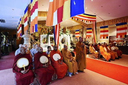 Đức: Đại lễ cầu nguyện hòa bình vững bền cho Sri Lanka tại chùa Phật Huệ ảnh 4 caunguyenhb_04.jpg