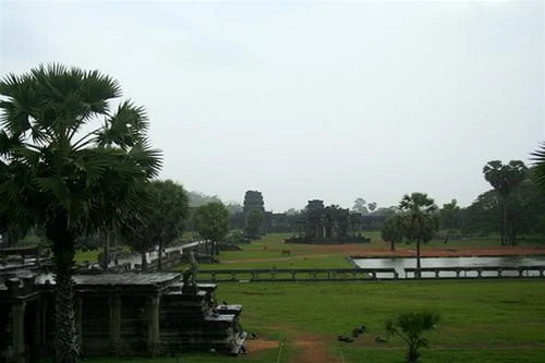 Angkor Wat trong màn mưa