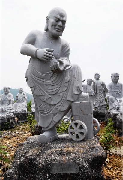 Chùa Bái Đính (Ninh Bình): Nơi tôn trí Ngọc Xá lợi Phật ảnh 13 baidinh_13.jpg