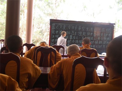 Giã biệt game, siêu nhân vào cửa Phật tập làm Tăng ảnh 1 Giã biệt game, siêu nhân vào cửa Phật tập làm Tăng ảnh 1