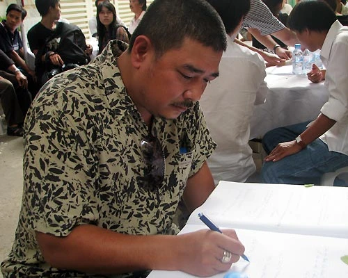 Đến tiễn đưa bạn, Lê Tuấn Anh nhớ lại kỷ niệm thời sinh viên thường đạp xe qua chơi với Huỳnh Phúc Điền.