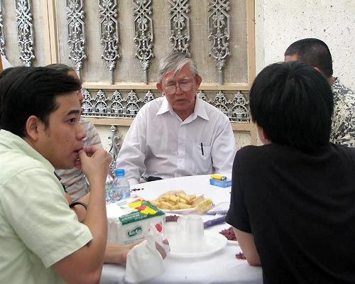 Diễn viên, nhà biên kịch Huỳnh Văn Nĩ, cha đạo diễn Huỳnh Phúc Điền kể lại những ngày cuối cùng của con trai trên giường bệnh cho bạn bè của anh.