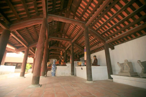 Hậu điện phía sau chùa chính