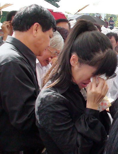 Nghẹn ngào đưa Huỳnh Phúc Điền về đất ảnh 9