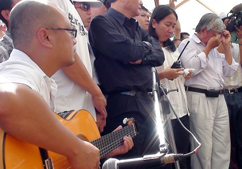 Nghẹn ngào đưa Huỳnh Phúc Điền về đất ảnh 11