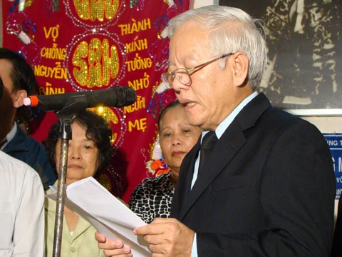 Chủ tịch UBND TP HCM Lê Hoàng Quân đọc điếu văn ca ngợi sự nghiệp và nhân cách của bà.