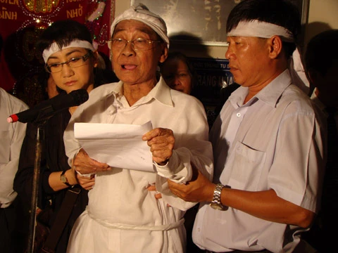 NSƯT Nam Hùng nói lời cảm tạ.