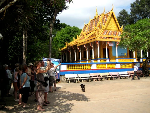 Chùa Dơi đang trong giai đoạn hoàn thành.