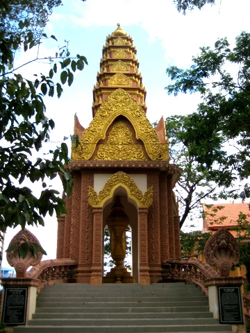 Tháp thời nhà cách mạng Huỳnh Cương ở TP Sóc Trăng.