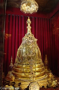 Tháp vàng chùa Phật Nha.jpg