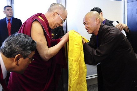 Đức Dalai Lama hoằng pháp tại Frankfurt ảnh 3 duc_03.jpg