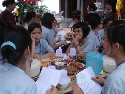 Tĩnh tâm trước khi dùng bữa Tĩnh tâm trước khi dùng bữa