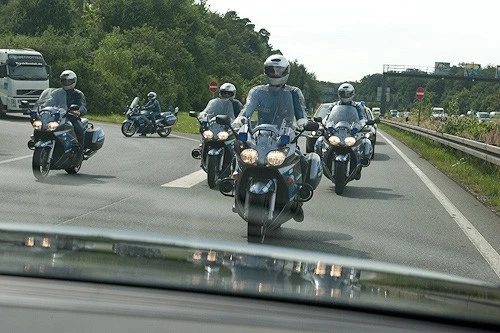 Đức: Lễ bế mạc hoằng pháp của đức Dalailama tại Commenbank - Arena, TP.Frankfurt ảnh 1