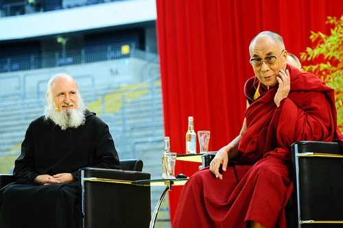 Đức: Lễ bế mạc hoằng pháp của đức Dalailama tại Commenbank - Arena, TP.Frankfurt ảnh 15