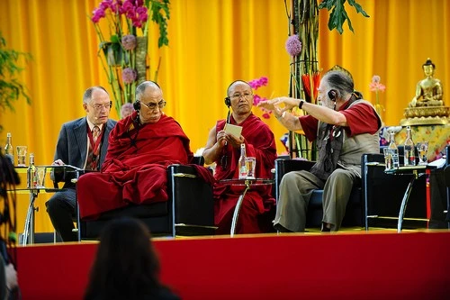 Đức: Lễ bế mạc hoằng pháp của đức Dalailama tại Commenbank - Arena, TP.Frankfurt ảnh 17