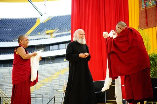 Đức: Lễ bế mạc hoằng pháp của đức Dalailama tại Commenbank - Arena, TP.Frankfurt ảnh 23